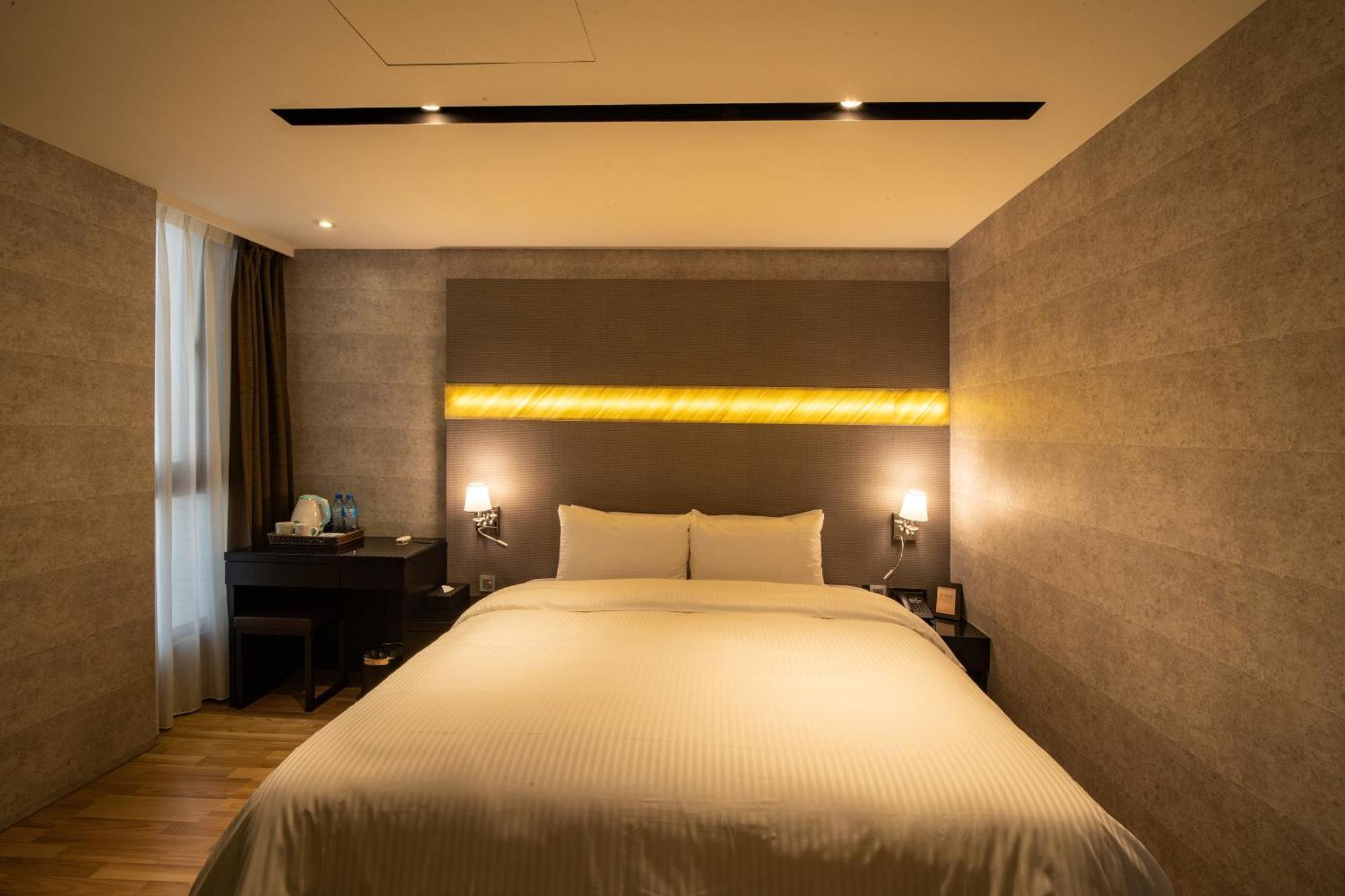 叮当旅舍Hotel Bell 台中 外观 照片
